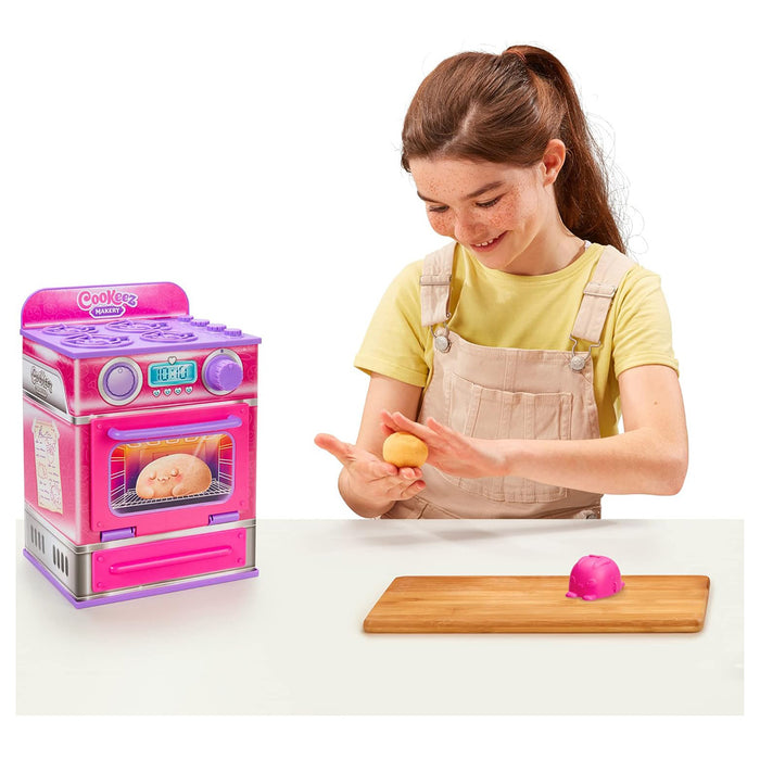 Cookeez Makery Cinnamon Treetz Surprise Interactive Pet Oven Kit