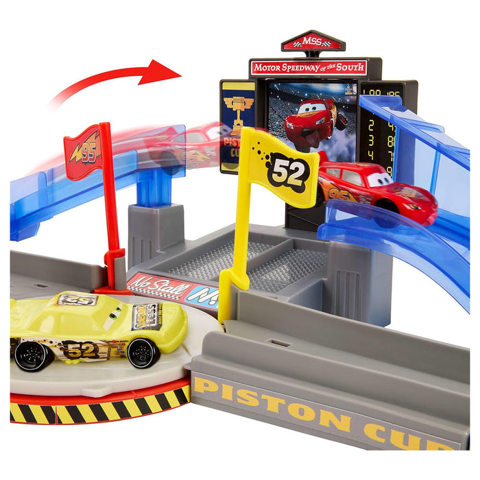 Disney Pixar Cars: Piston Cup Stunting Speedway Playset