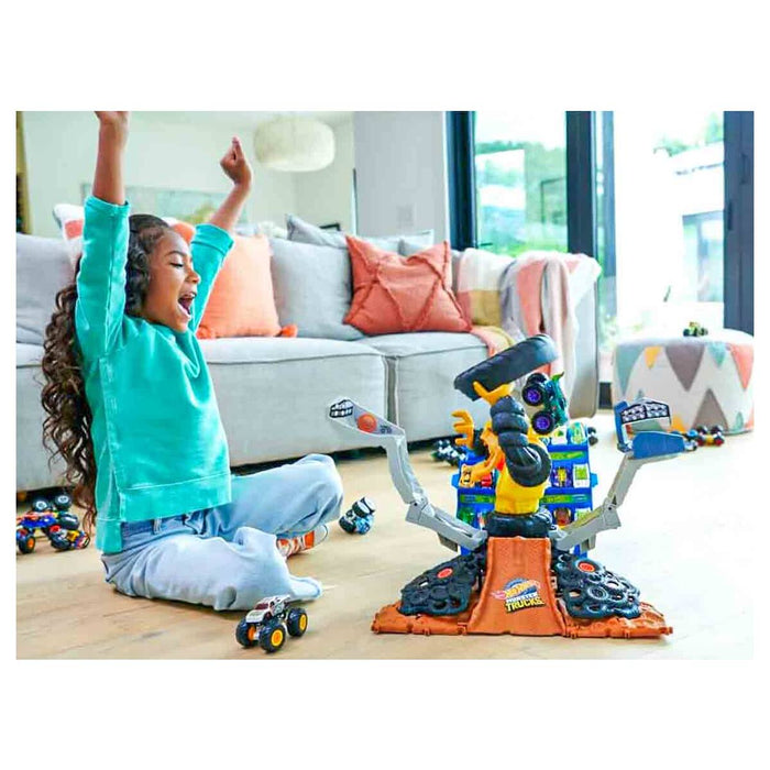 Hot Wheels Monster Trucks Arena Smashers Mega Wrex vs Crushzilla Takedown Playset