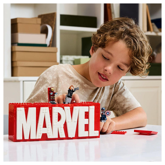 LEGO Marvel Logo & Minifigures Building Set