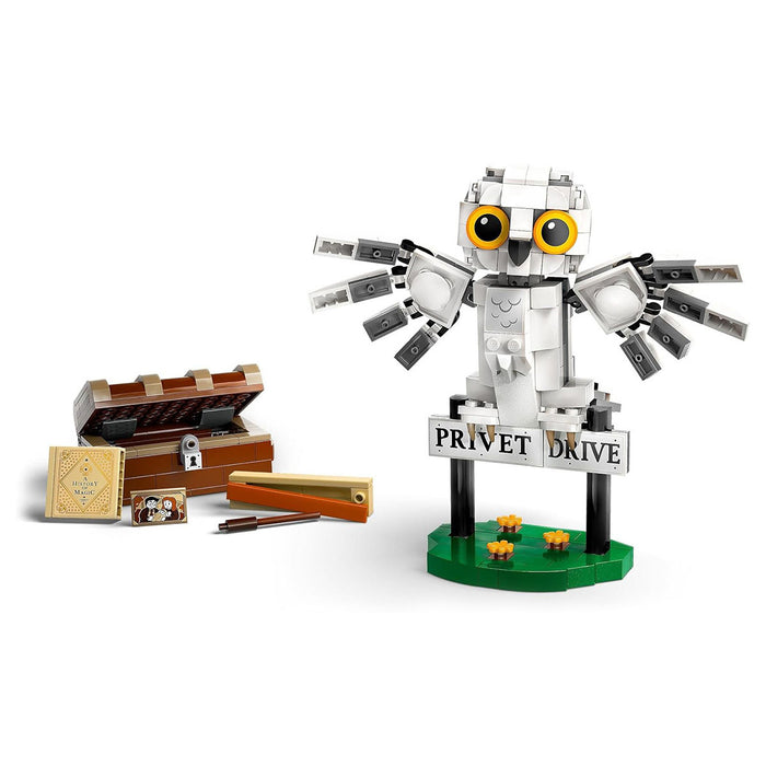 LEGO Harry Potter Hedwig at 4 Privet Drive Building Set