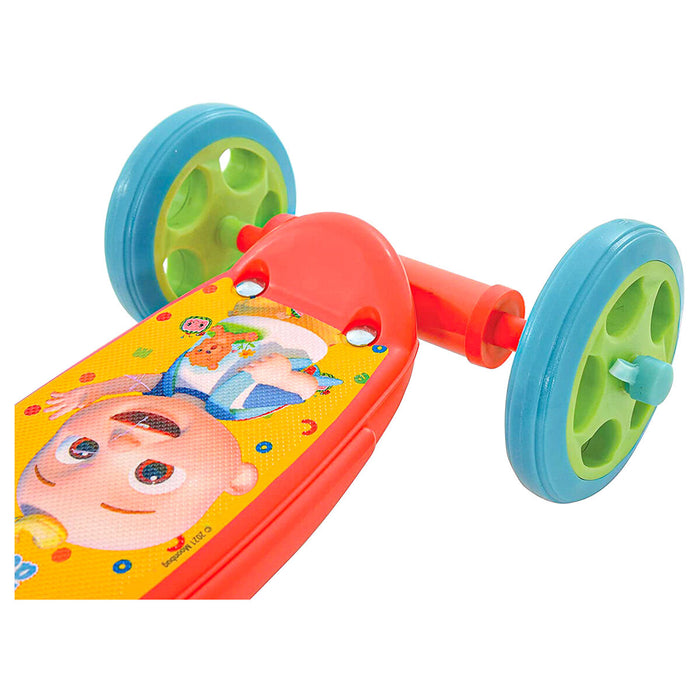 CoComelon Switch It Tri-Scooter with 4 Character Plaques