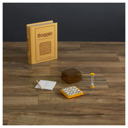 Boggle Vintage Bookshelf Edition Game