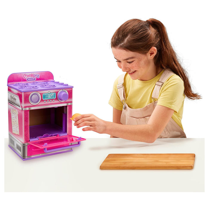 Cookeez Makery Cinnamon Treetz Surprise Interactive Pet Oven Kit