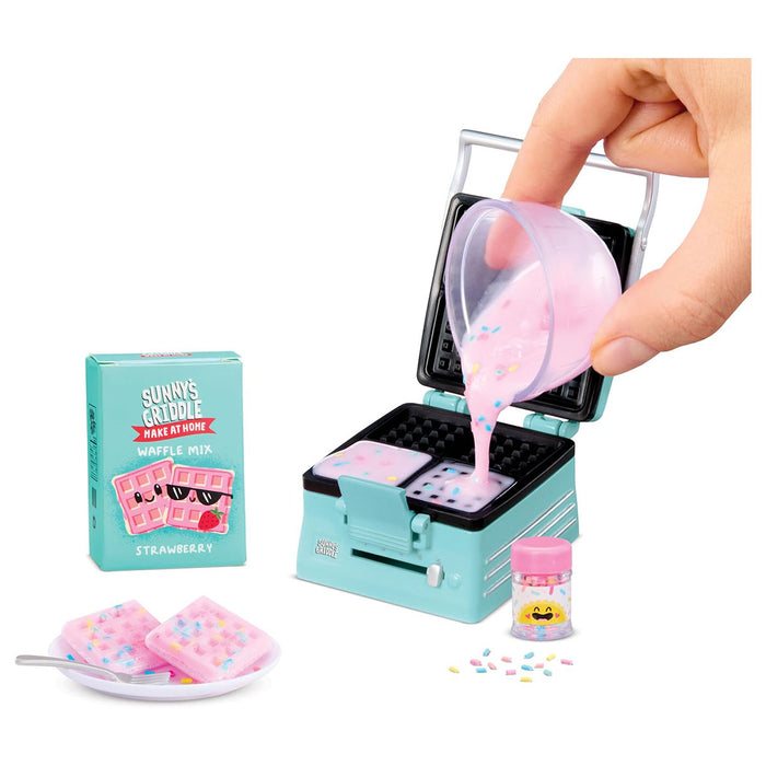 MGA's Miniverse Make It Mini Appliances Series 3 Playset (styles vary)
