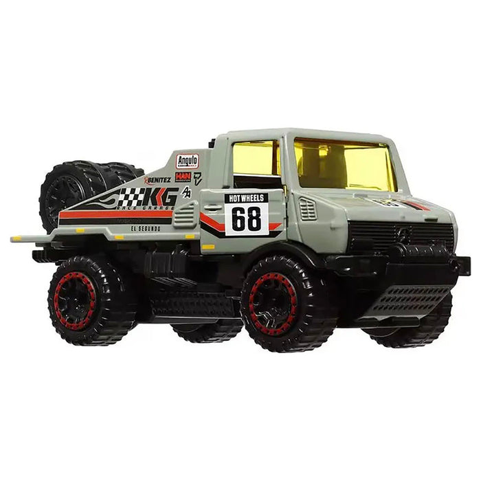 Hot Wheels Pull-Back Speeders Mercedes-Benz Unimog Truck