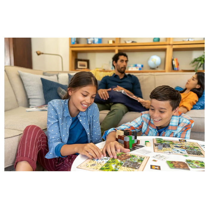 Minecraft Builders & Biomes Board Game