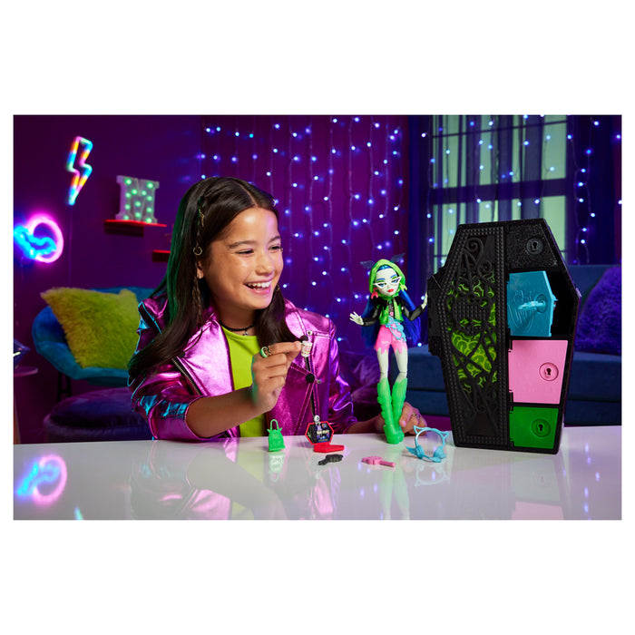 Monster High Skulltimate Secrets: Neon Frights Ghoulia Yelps Doll Set