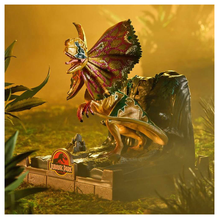 Jurassic Park Dinosaur: Dilophosaurus Figure