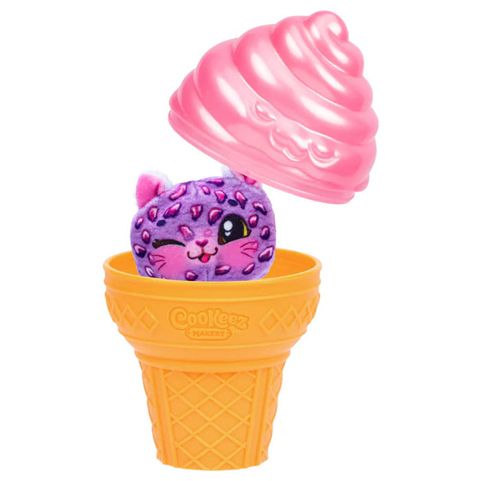 Cookeez Makery Yum Yumz Surprise Pet Plush